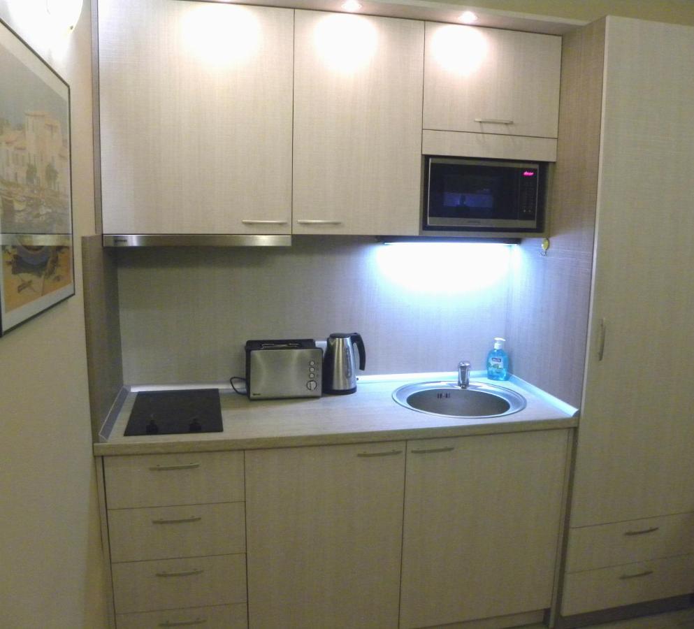 וארנה Three Dolphins Hotel With Rooftop Terracе חדר תמונה