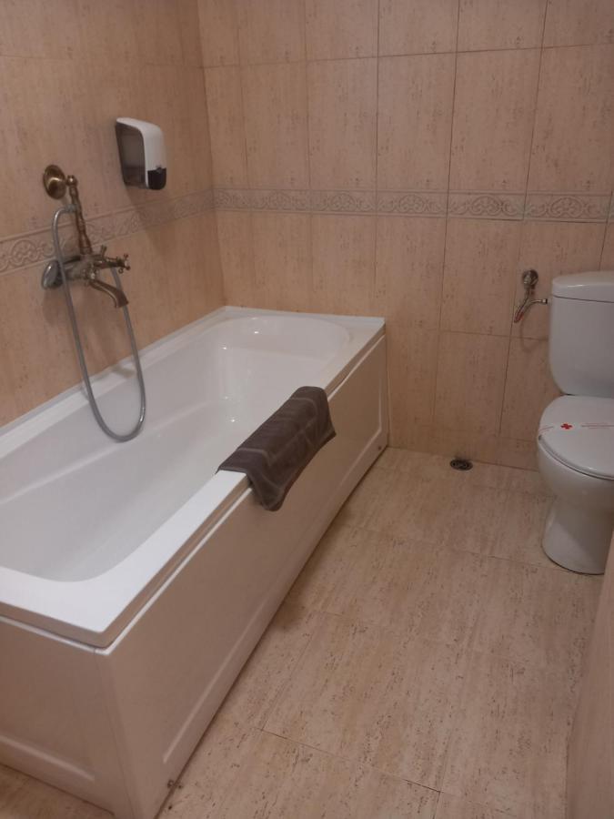וארנה Three Dolphins Hotel With Rooftop Terracе מראה חיצוני תמונה