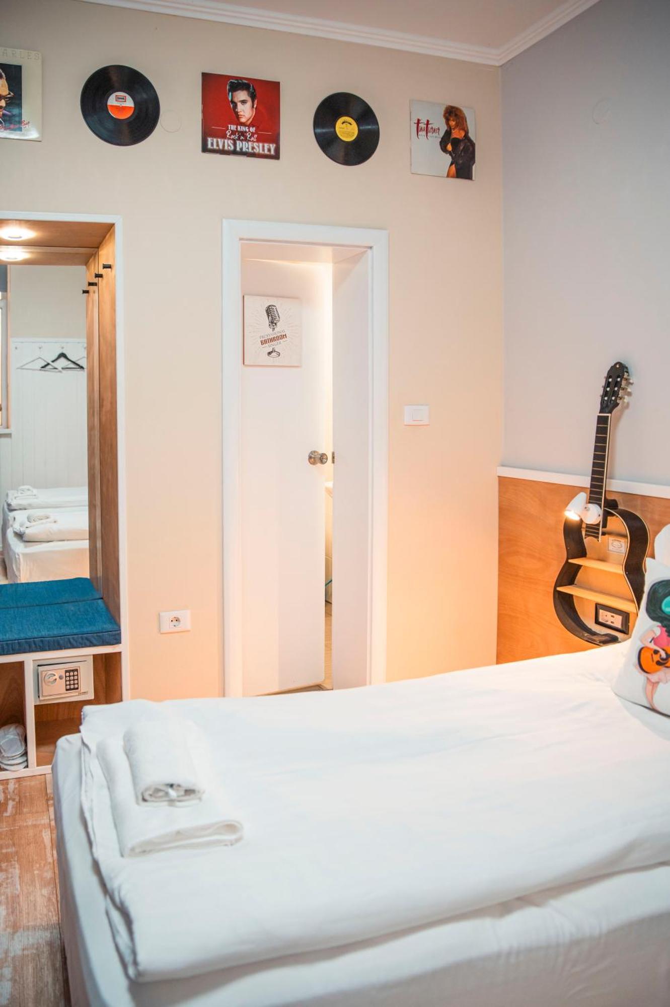 וארנה Three Dolphins Hotel With Rooftop Terracе מראה חיצוני תמונה